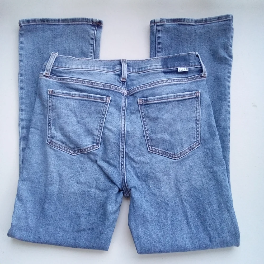 DAZE Denim Women's High-Rise Straight Leg Light Wash Jeans - Size 30P - Picture 6 of 9